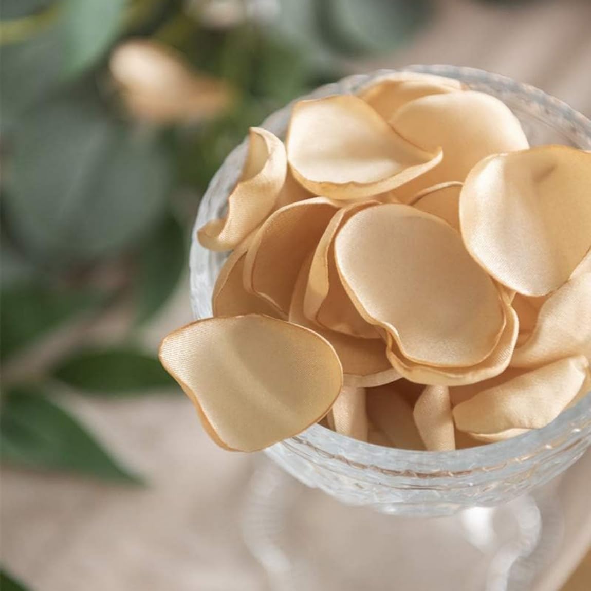 200pcs Silk Rose Petals for Wedding Decoration Champagne