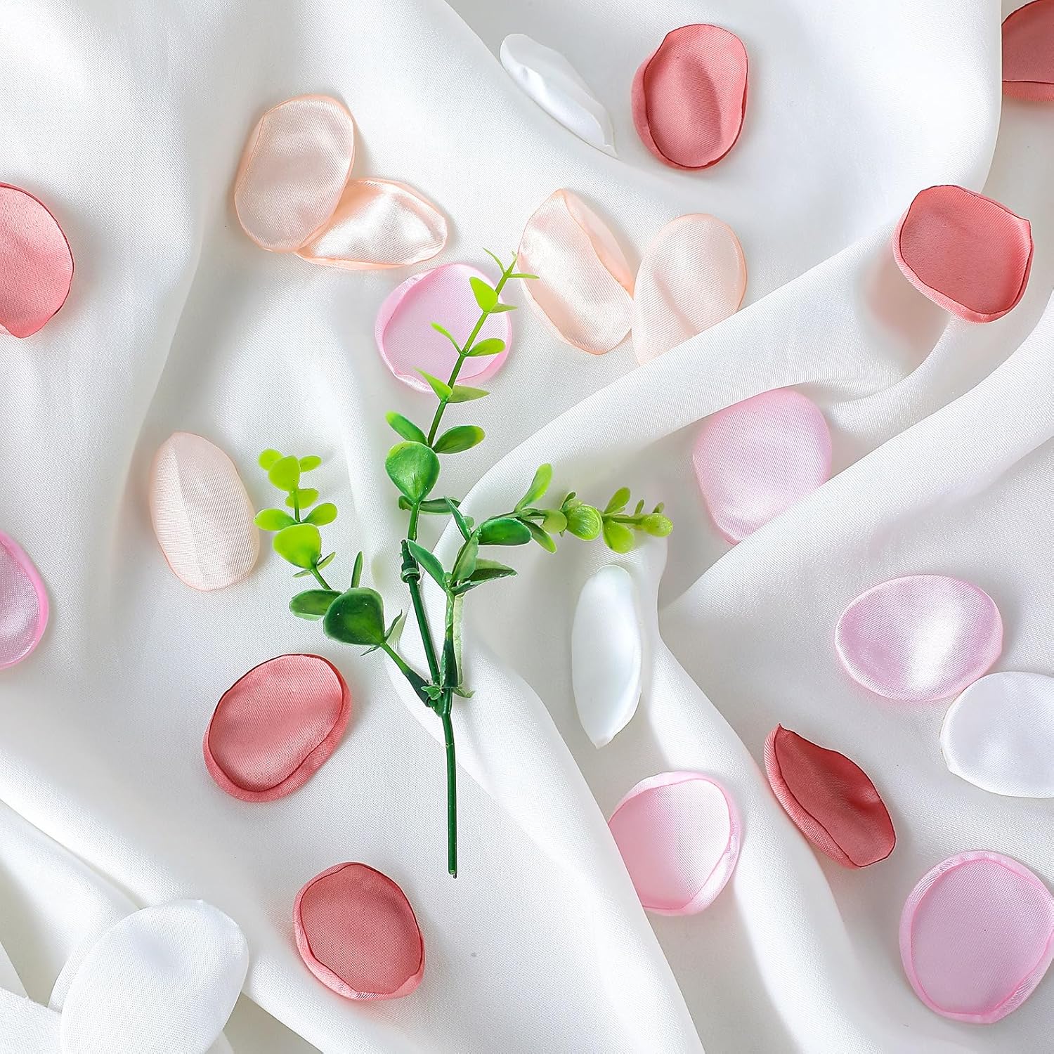 200 Pcs Artificial Silk Rose Petals for Wedding Decor